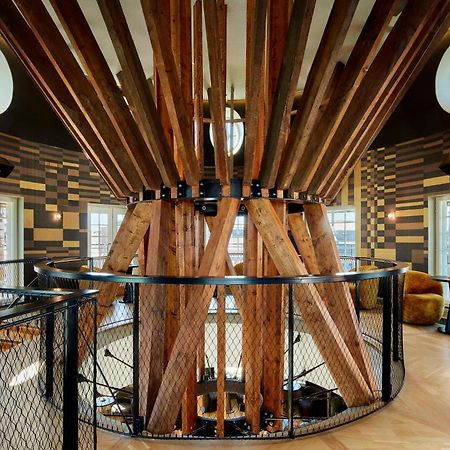 Nh Collection Helsinki Grand Hansa Exterior foto The interior of the Starbucks Reserve Roastery in Seattle