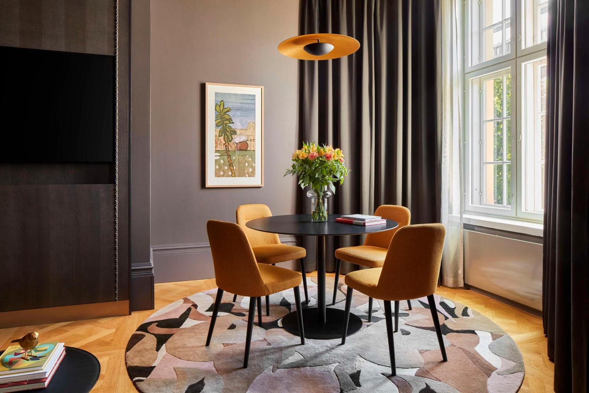 Nh Collection Helsinki Grand Hansa Exterior foto A dining room in a private house