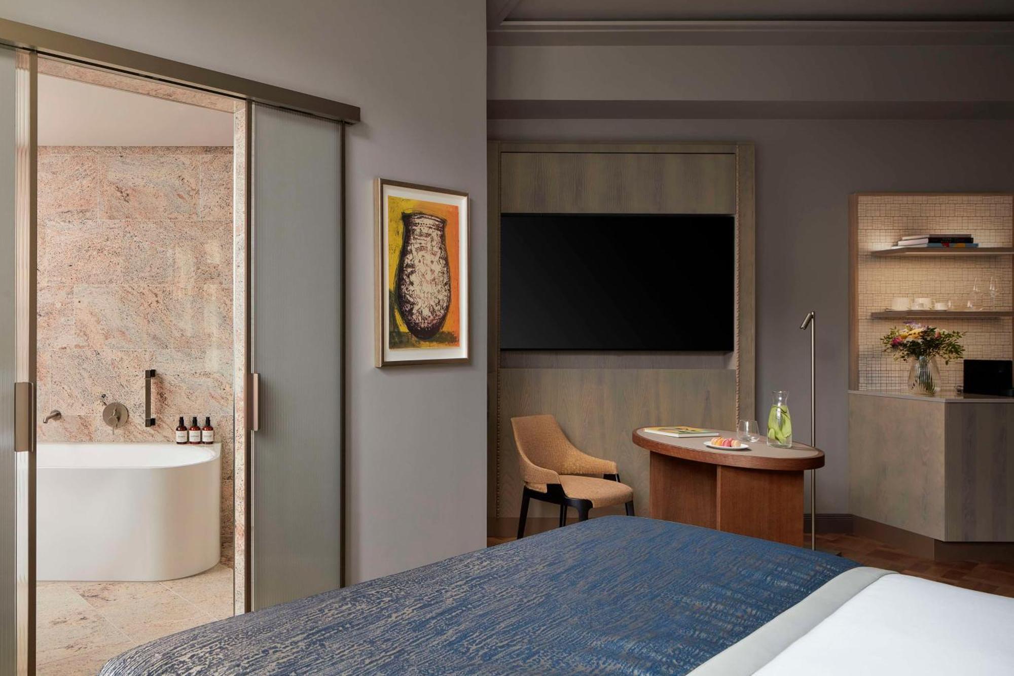 Nh Collection Helsinki Grand Hansa Exterior foto A bedroom at The London West Hollywood